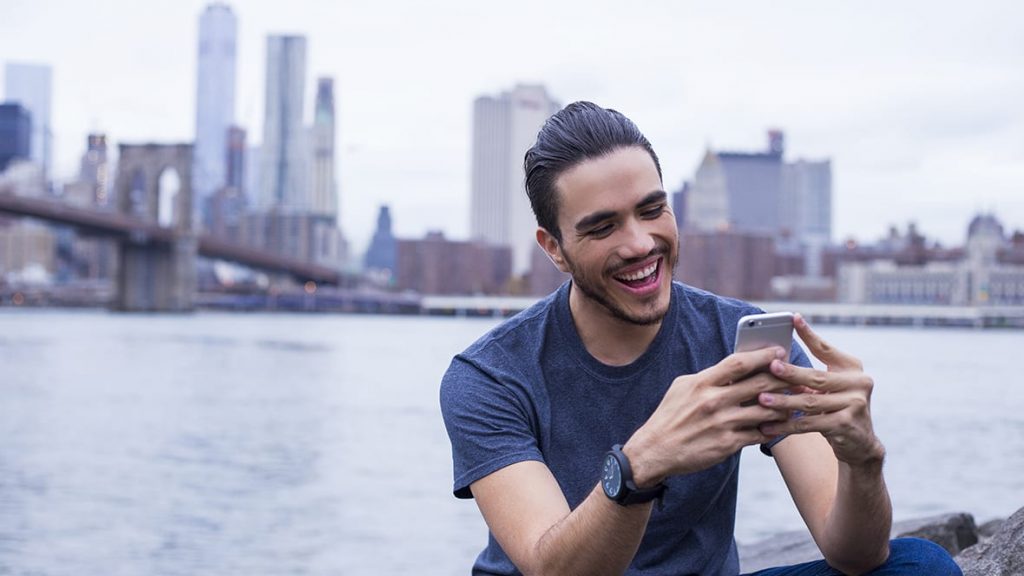 How To Turn On An Aquarius Man Through Texts (And Mistakes To Avoid When Texting)